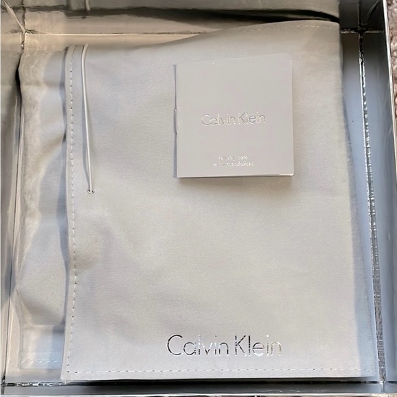 Calvin Klein Polished Rose Gold Chevron Choker Necklace - Picture 6 of 9